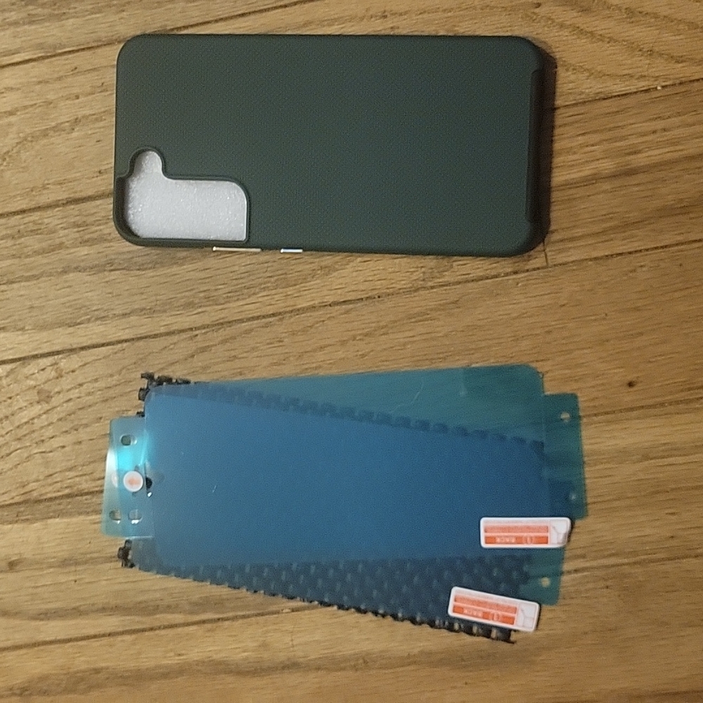 Galaxy S22 Case and Screen Protectors